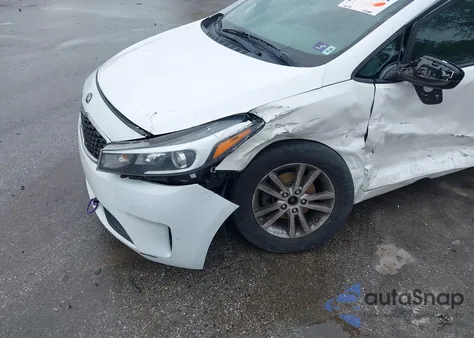2018 Kia Forte Lx z USA, uszkodzony, nr VIN 3KPFL4A7XJE233672